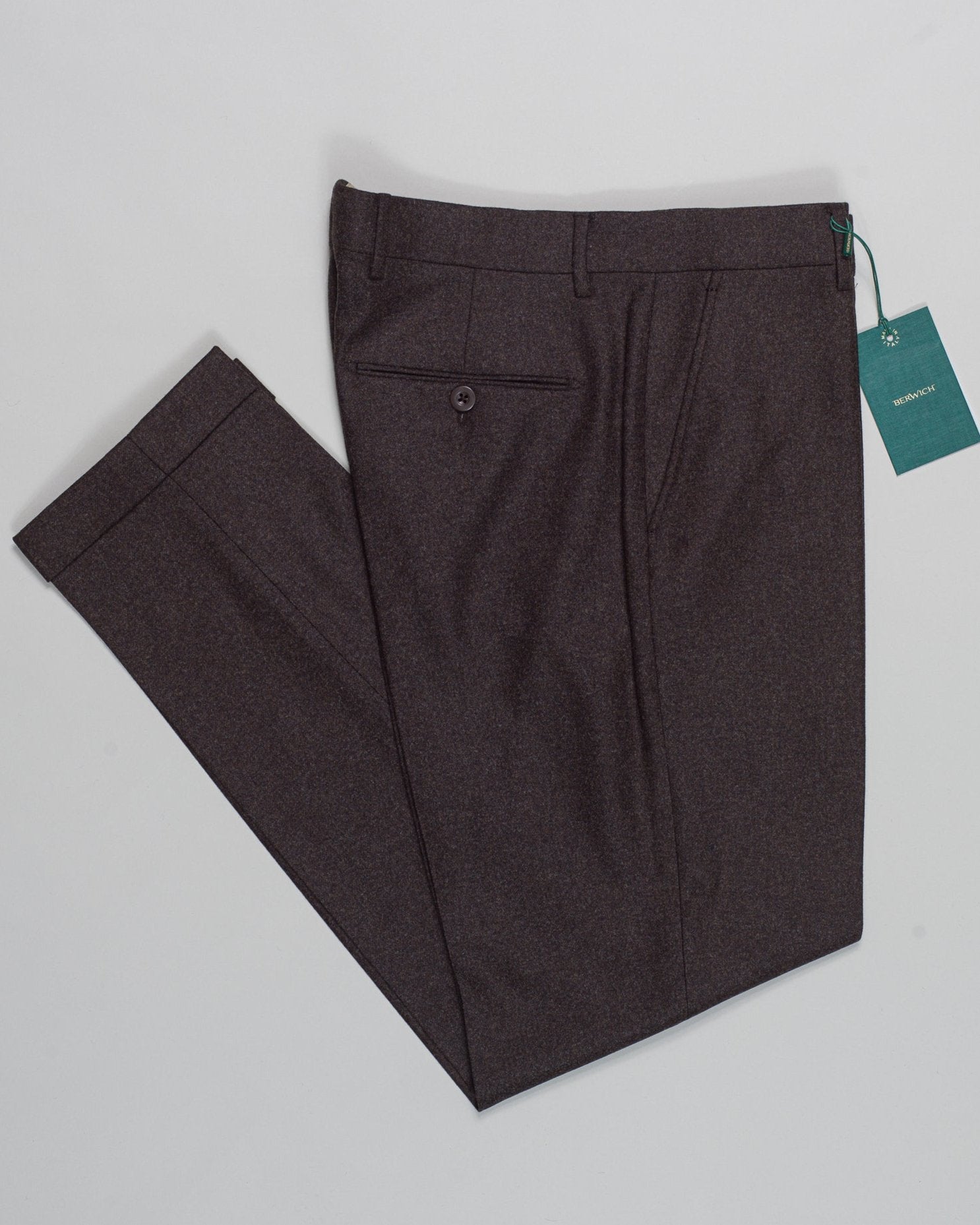 Model: Sauma20
Flat front
Front pockets: slanted
Belt loops
3,5cm turn ups
Article: vb1504
Color: Brown
Composition: 100% virgin wool natural stretch
Made in Martina Franca, Italy Berwich VBC Flannel Trousers / Brown