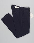 Article: 424008
Color: Navy / 11
Composition: 97% Cotton 3% Spandex
Flat front
Slanted side pockets
Beltloops
Beautiful color and broken in look and feel achieved by Garment dying process
Regular fit
1/2 hem 20cm (Size 50)
Made in Naples, Italy Briglia Soho Garment Dyed Chinos / Navy