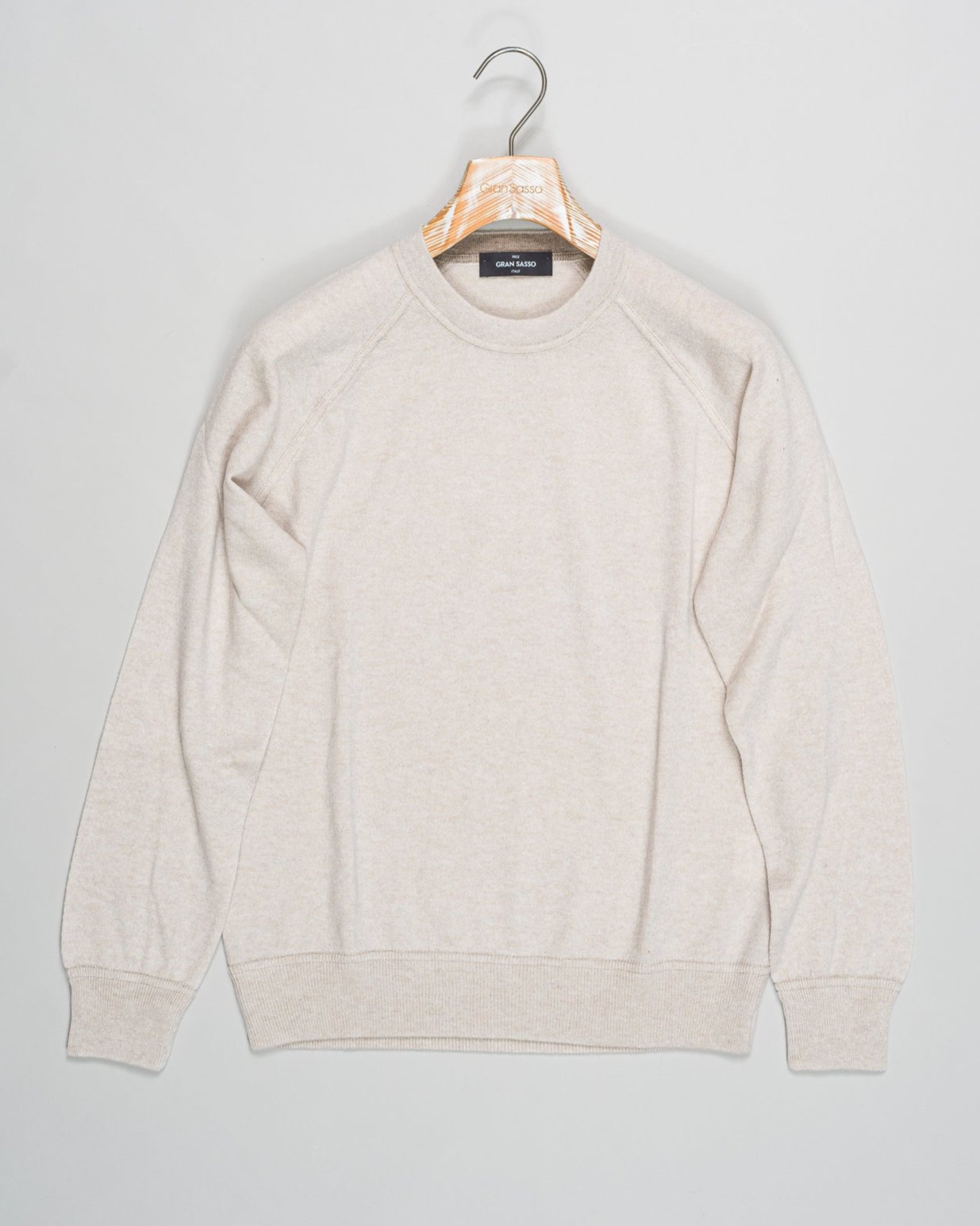 Article: 57143/15547
Color: 113 / Light Beige
Composition: 100% Cashmere
Made in Italy Gran Sasso Cashmere Sweat Shirt / Light Beige