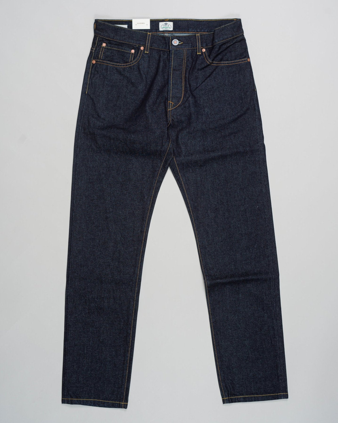 Composition: 100% Cotton
5-Pocket
Color: Dark Blue
Model: Italo/3F
Article: AO-14415
Selvedge denim
Made in Italy Tela Genova Raw Denim Tapered Fit Selvedge Jeans / Dark Blue