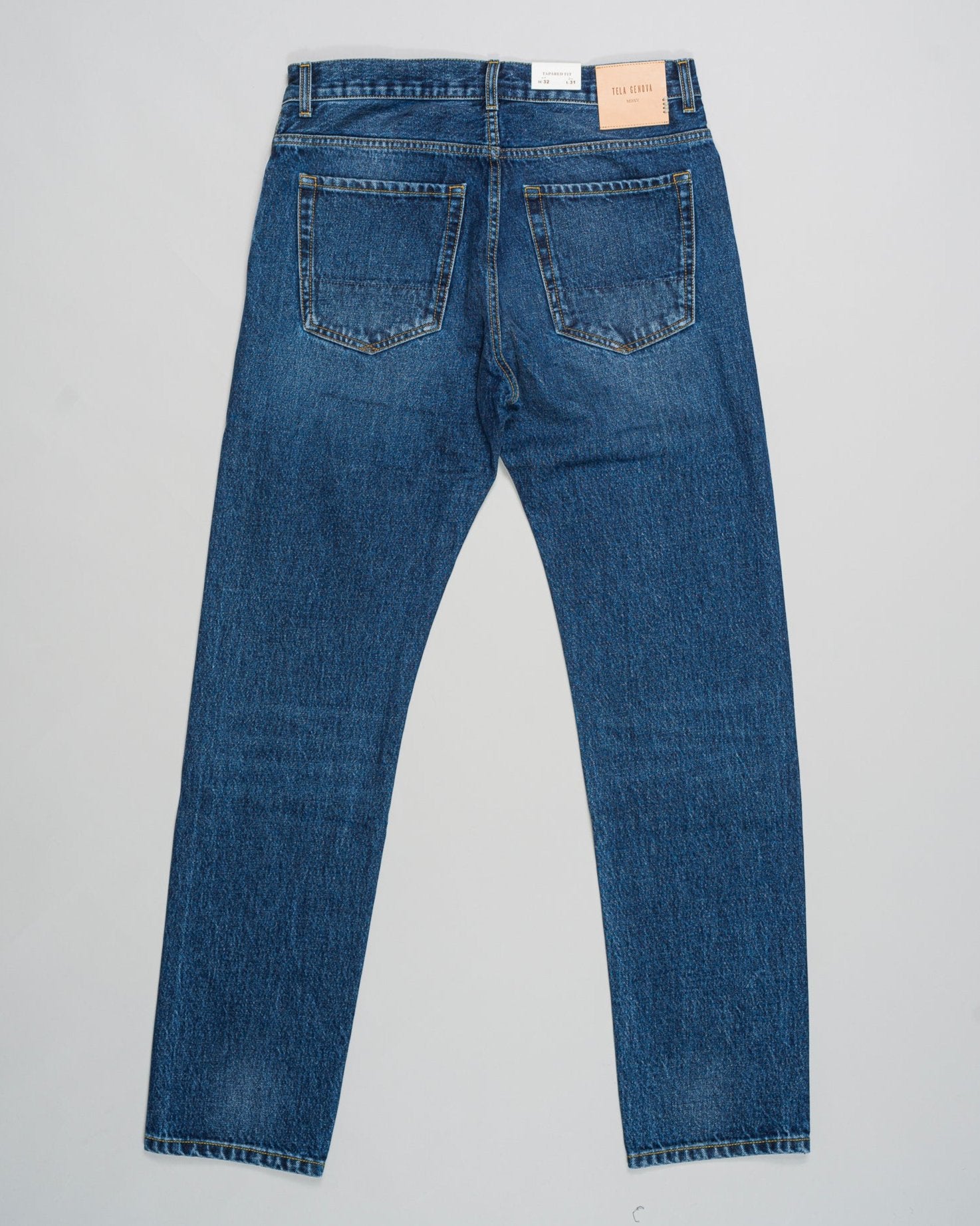 Composition: 100% Cotton
5-Pocket
Color: Rinsed Blue
Model: Italo/3F
Article: 6V-15342
Selvedge denim
Made in Italy Tela Genova Tapered Fit Selvedge Jeans / Rinsed Blue