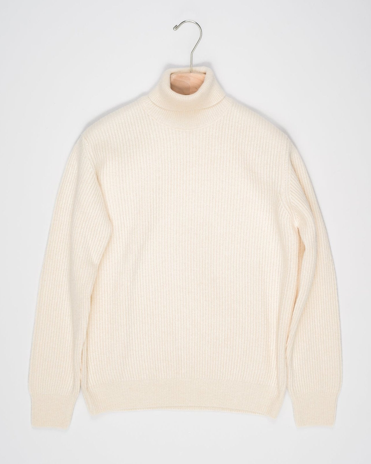 Model: Dolcevita
Article: 7.CI10
Color: Ecru
Composition: 90% Wool 10% Cashmere
Made in Florence, Italy G.R.P. Firenze Wool & Cashmere Rollneck / Ecru