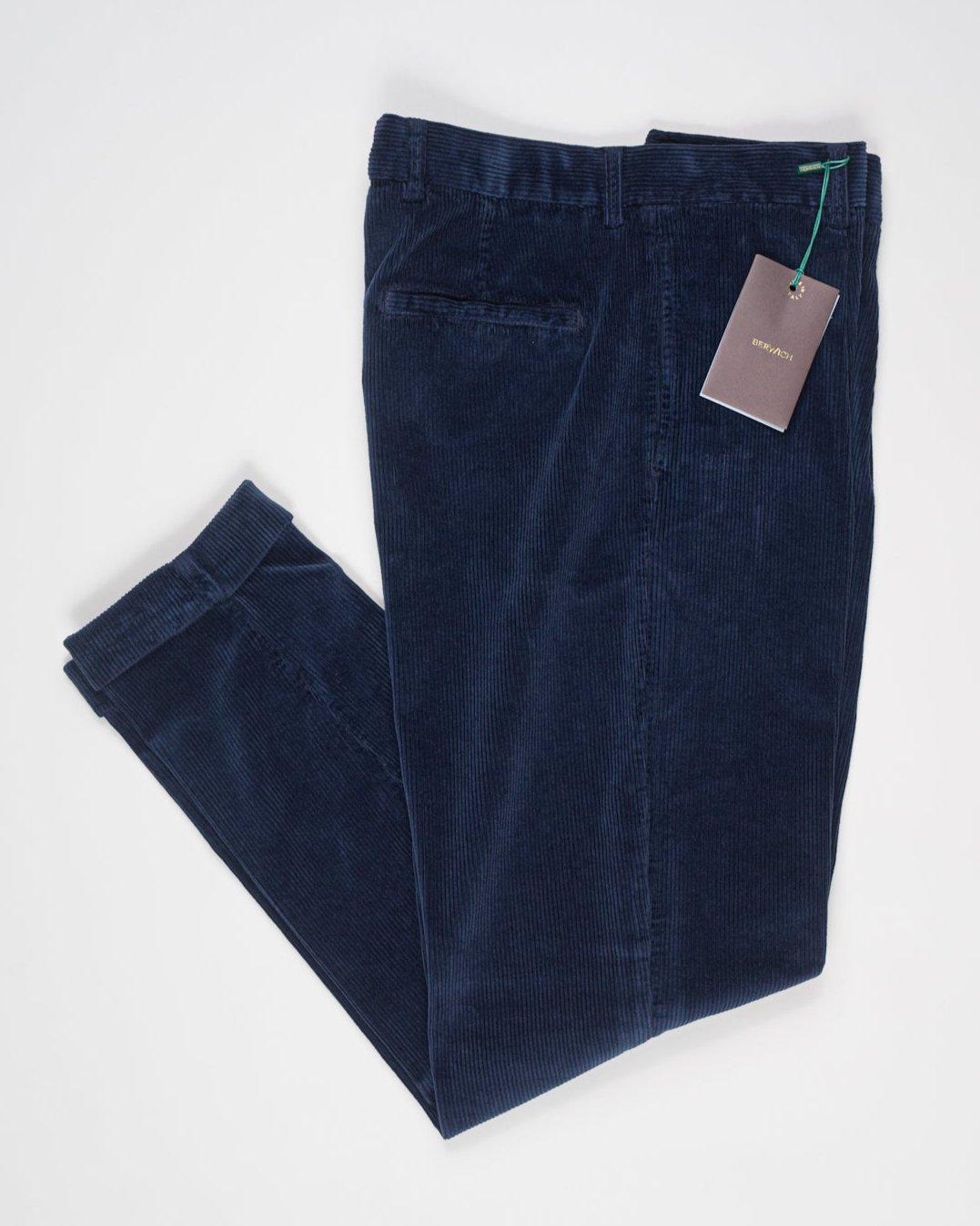 Model: Chiaia long
Single pleat
Front pockets: seam
Back pockets: welted
Hemming: 5cm turn ups
Article: dv0500x
Color: Navy
Composition: 98% Cotton 2% Elastan
Made in Martina Franca, Italy Berwich Garment Dyed Corduroy Trousers / Navy