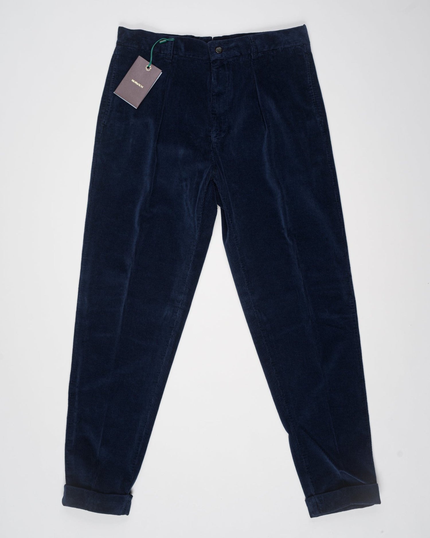 Model: Chiaia long
Single pleat
Front pockets: seam
Back pockets: welted
Hemming: 5cm turn ups
Article: dv0500x
Color: Navy
Composition: 98% Cotton 2% Elastan
Made in Martina Franca, Italy Berwich Garment Dyed Corduroy Trousers / Navy