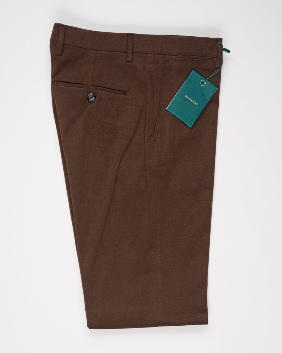 Model: vulcano23
Flat front
Front pockets: slanted
Belt loops
Unfinished hem
Article: ts1620x
Color: Brown
Composition: 98% Cotton 2%Elastan
Made in Martina Franca, Italy Berwich Cotton Chinos / Brown