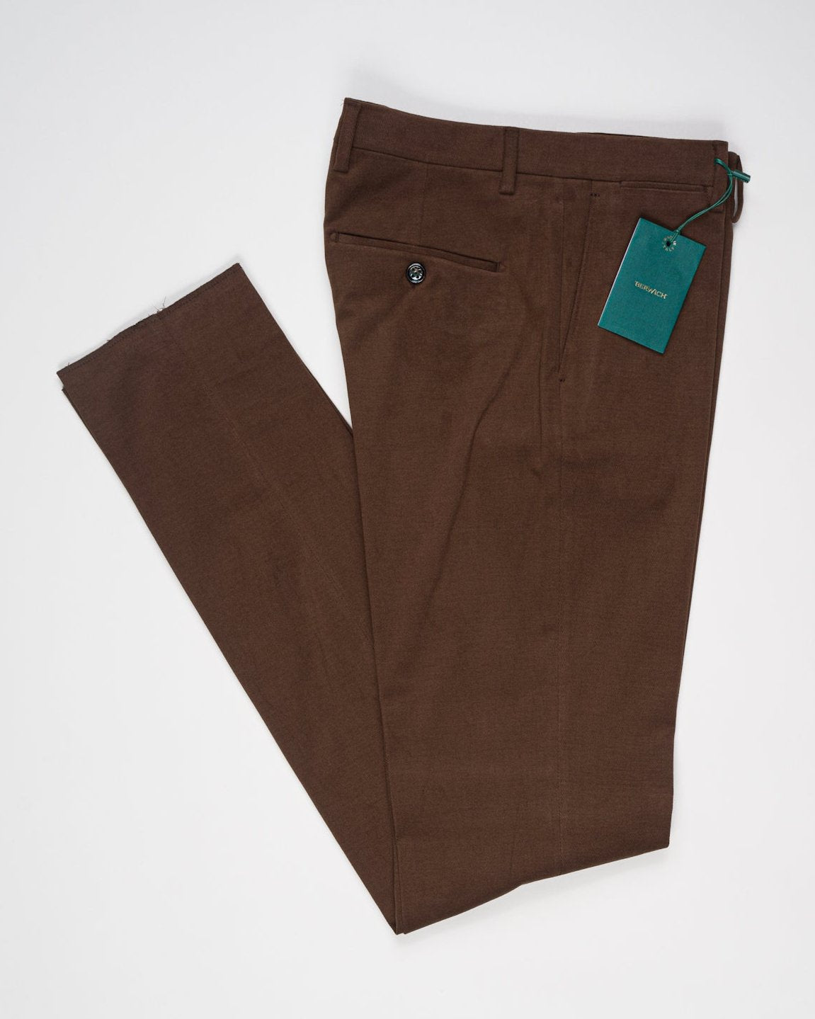 Model: vulcano23
Flat front
Front pockets: slanted
Belt loops
Unfinished hem
Article: ts1620x
Color: Brown
Composition: 98% Cotton 2%Elastan
Made in Martina Franca, Italy Berwich Cotton Chinos / Brown