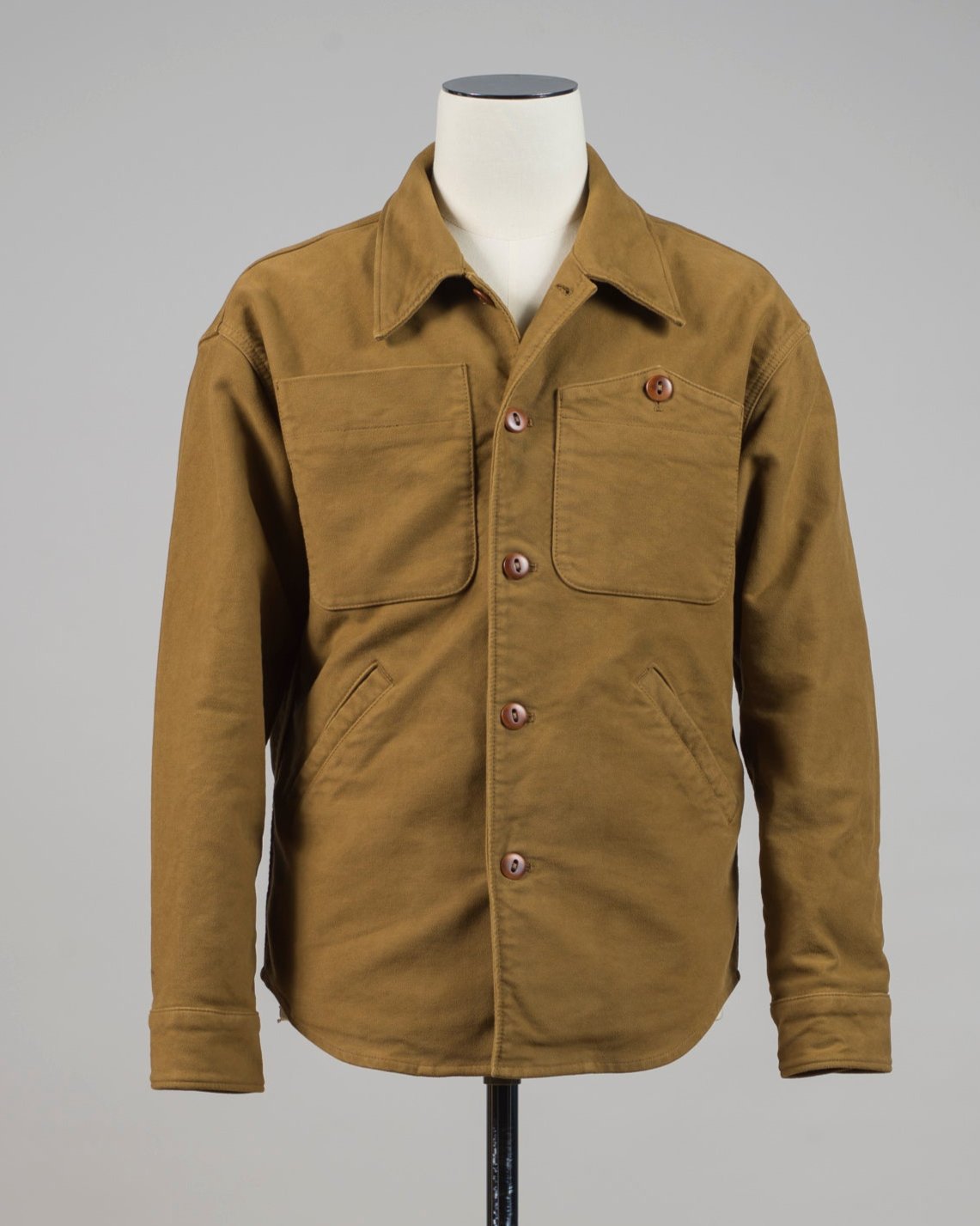 Composition: 100% Cotton
Color: 7383 / Mustard
Model: LEO/2F
Article: LEO011
Made in Italy Tela Genova Moleskin Shirt Jacket / Mustard
