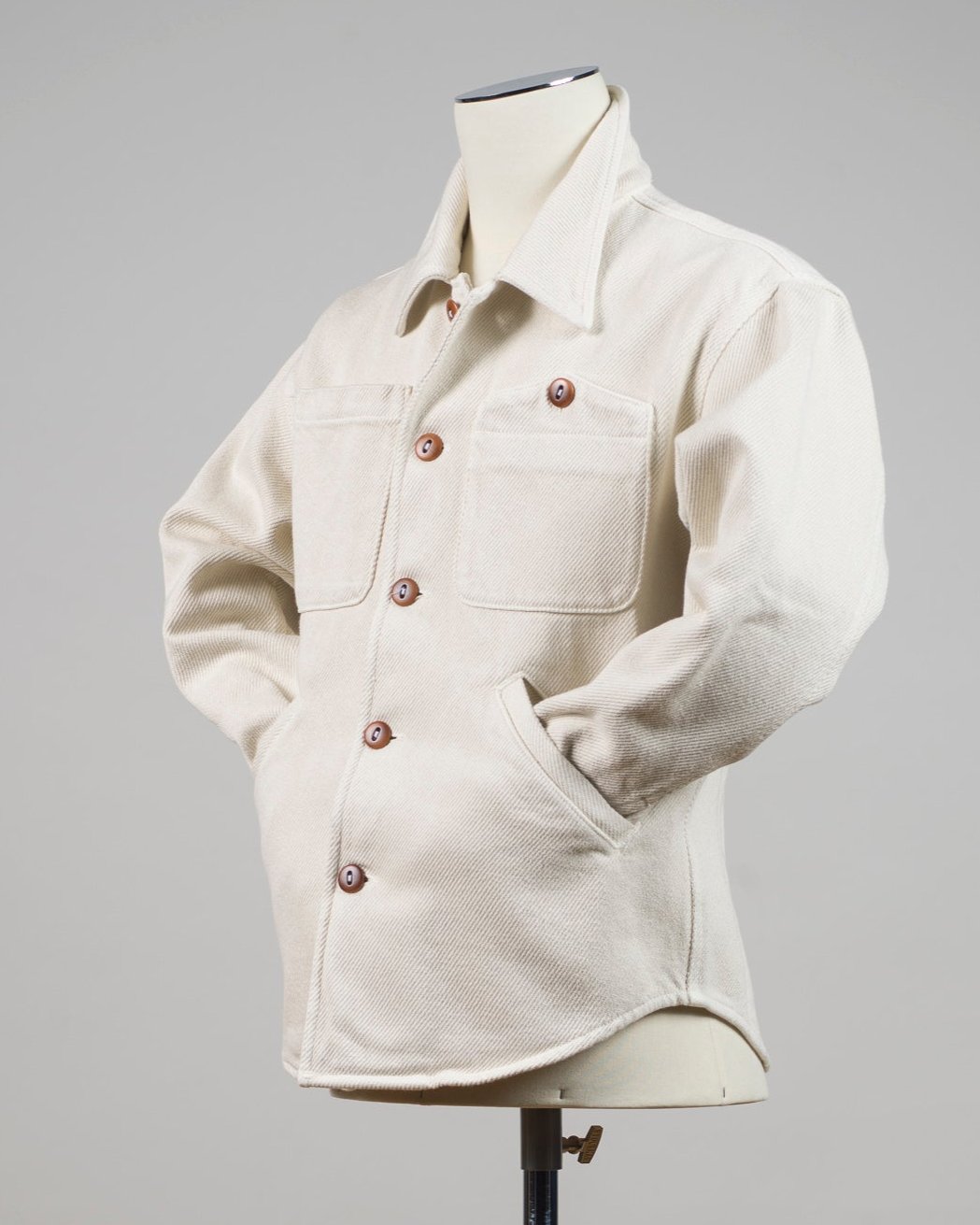 Composition: 100% Cotton
Color: 7383 / Mustard
Model: LEO/2F
Article: LEO011
Made in Italy Tela Genova Heavy Cotton Shirt Jacket / Natural White