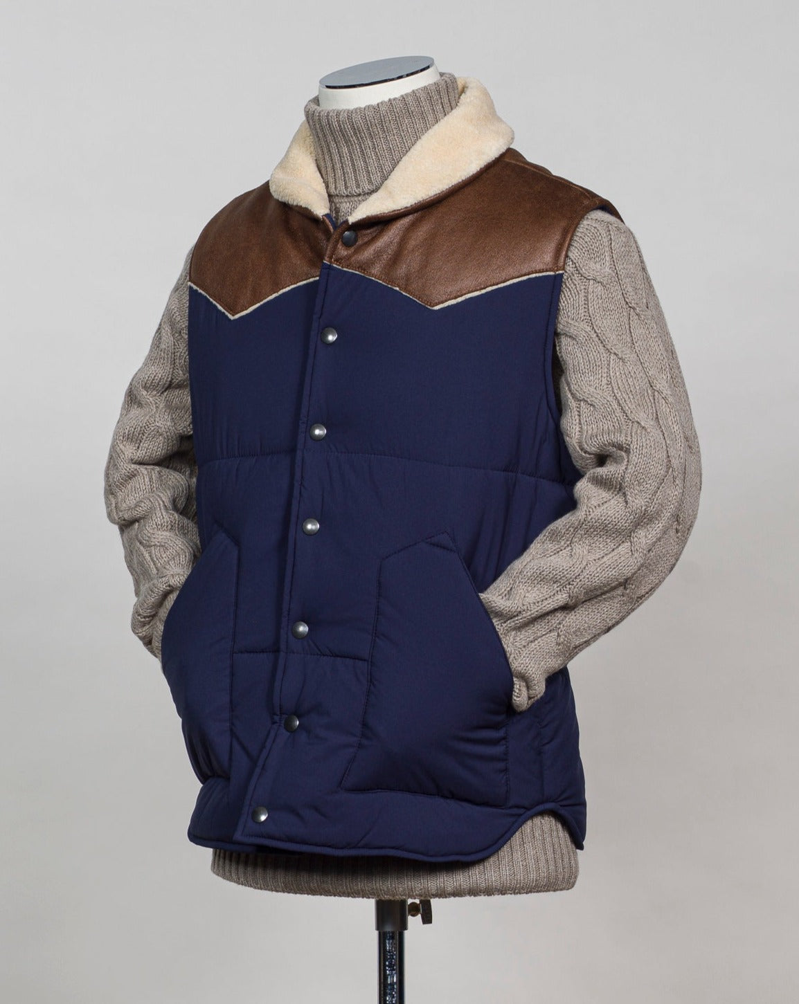 Article: 78143/69320 Color: 595 / Navy Faux Sheepskin Made in Italy Gran Sasso Western Gilet / Navy