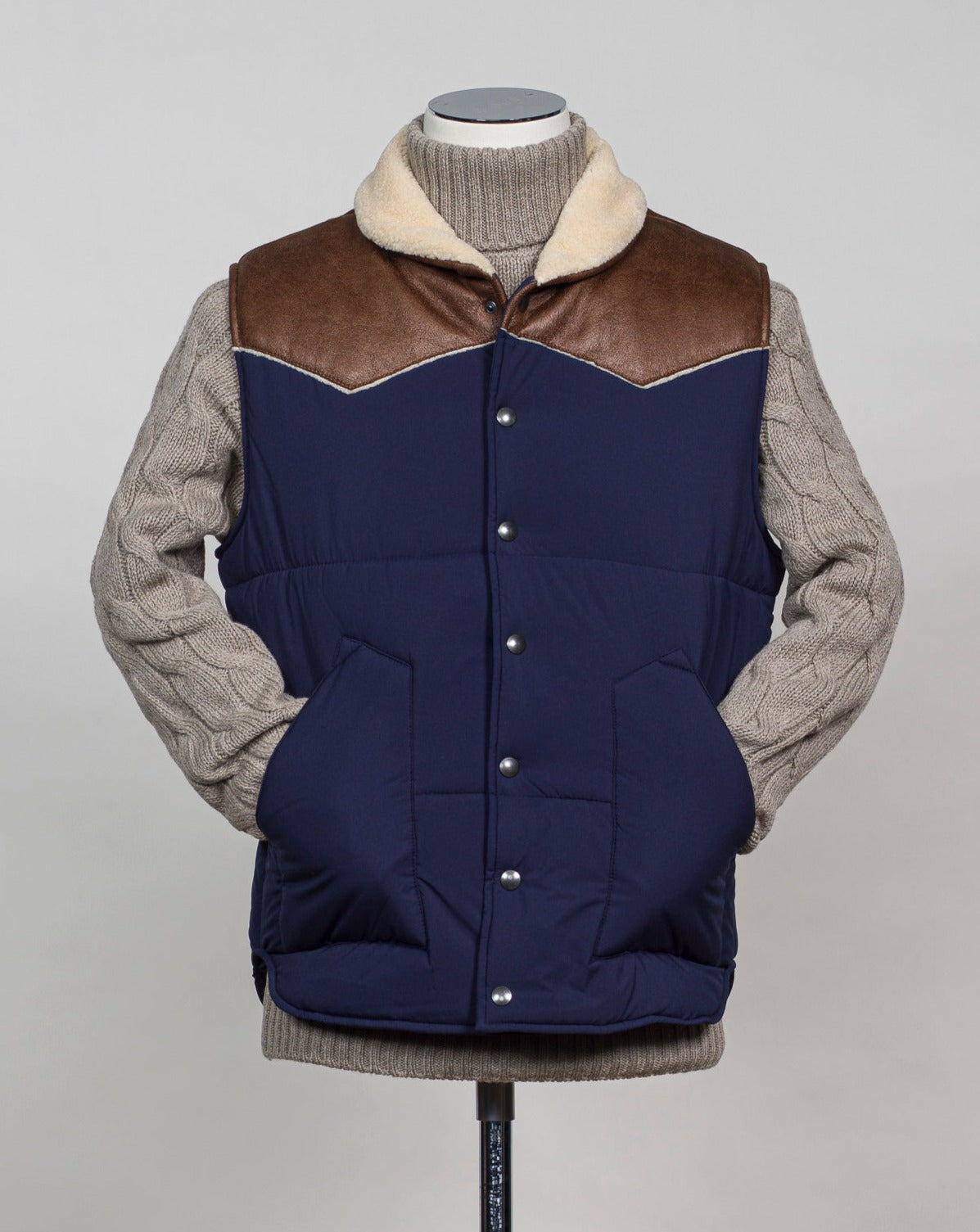 Article: 78143/69320 Color: 595 / Navy Faux Sheepskin Made in Italy Gran Sasso Western Gilet / Navy