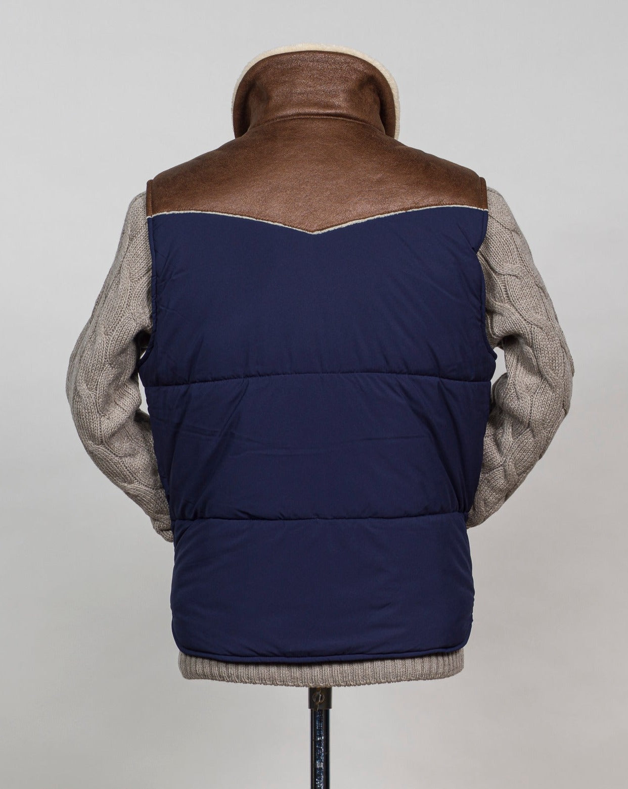 Article: 78143/69320 Color: 595 / Navy Faux Sheepskin Made in Italy Gran Sasso Western Gilet / Navy