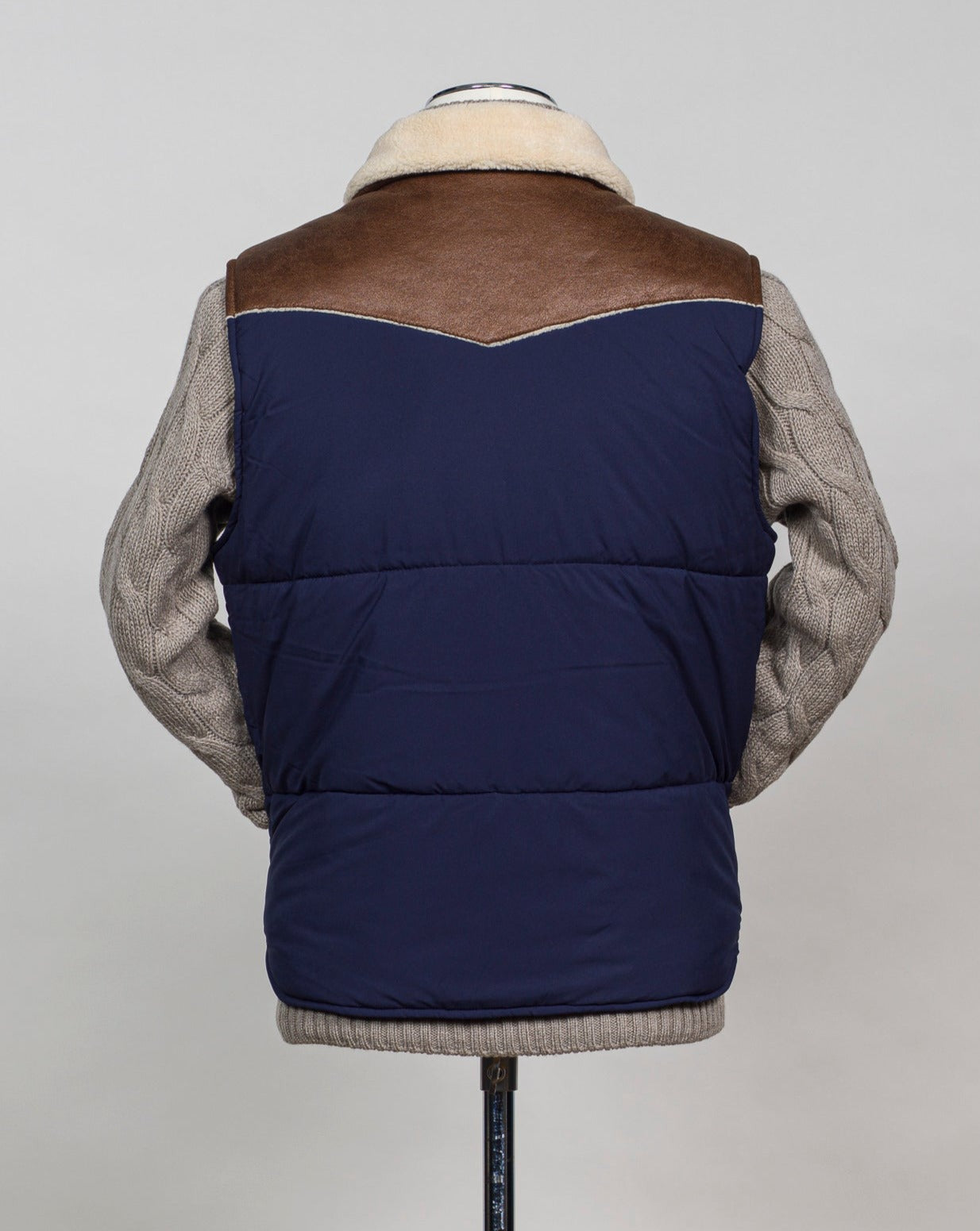Article: 78143/69320 Color: 595 / Navy Faux Sheepskin Made in Italy Gran Sasso Western Gilet / Navy