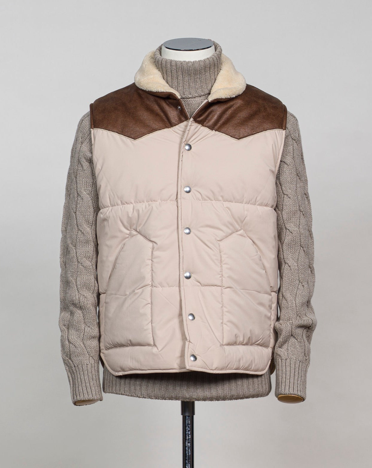 Article: 78143/69320 Color: 010 / Light Beige Faux sheepskin Made in Italy Gran Sasso Western Gilet / Light Beige