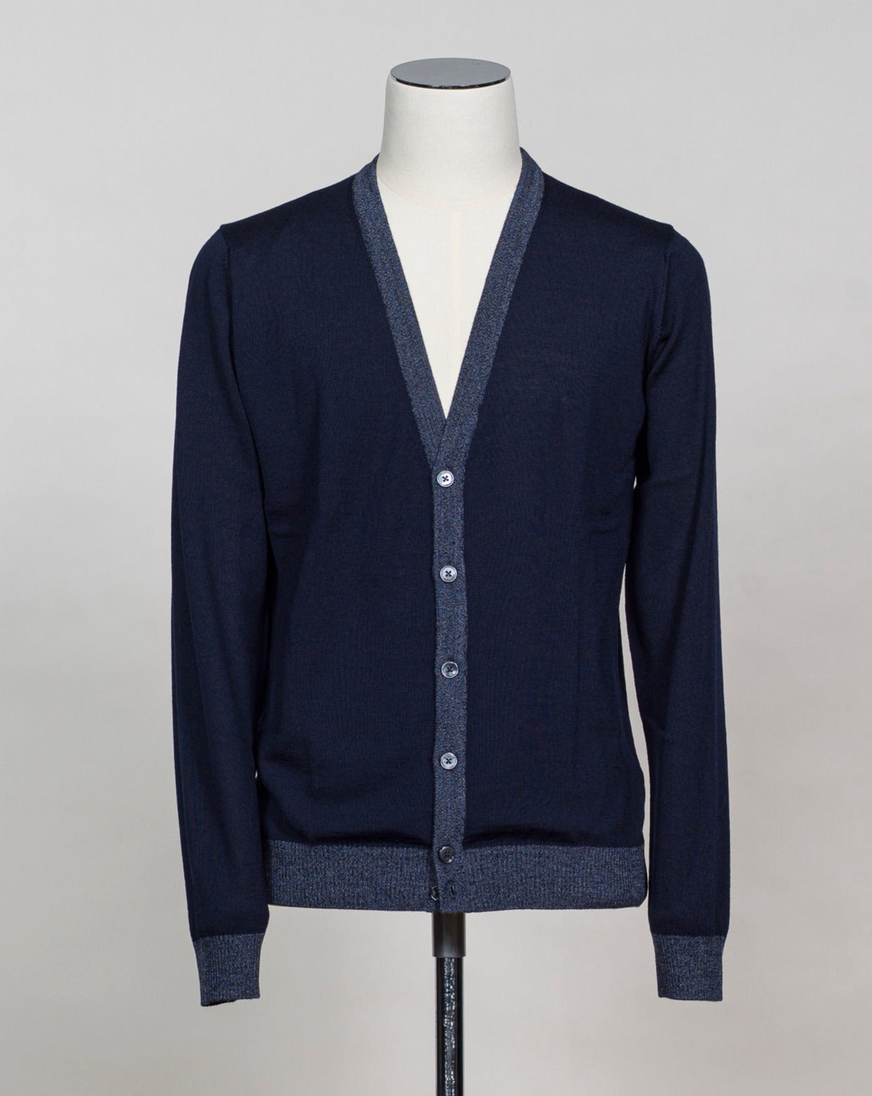 Ribbed edges Mouliné contrast Mother of pearl buttons 100% Merino wool. Yarn by Zegna Baruffa Lane Borgosesia Stenströms Merino Wool Cardigan / Navy