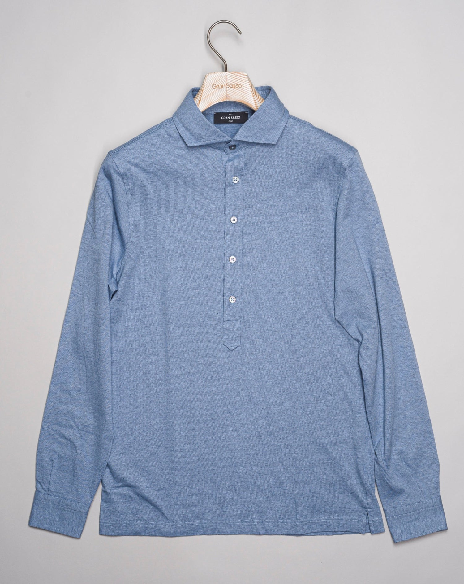 Article: 60180 / 75501 Model: Polo M/L Color: 510 / Light Blue Composition: 92% Cotton 8% Cashmere Made in Italy Gran Sasso Cotton & Cashmere Pop-Over Shirt / Light Blue