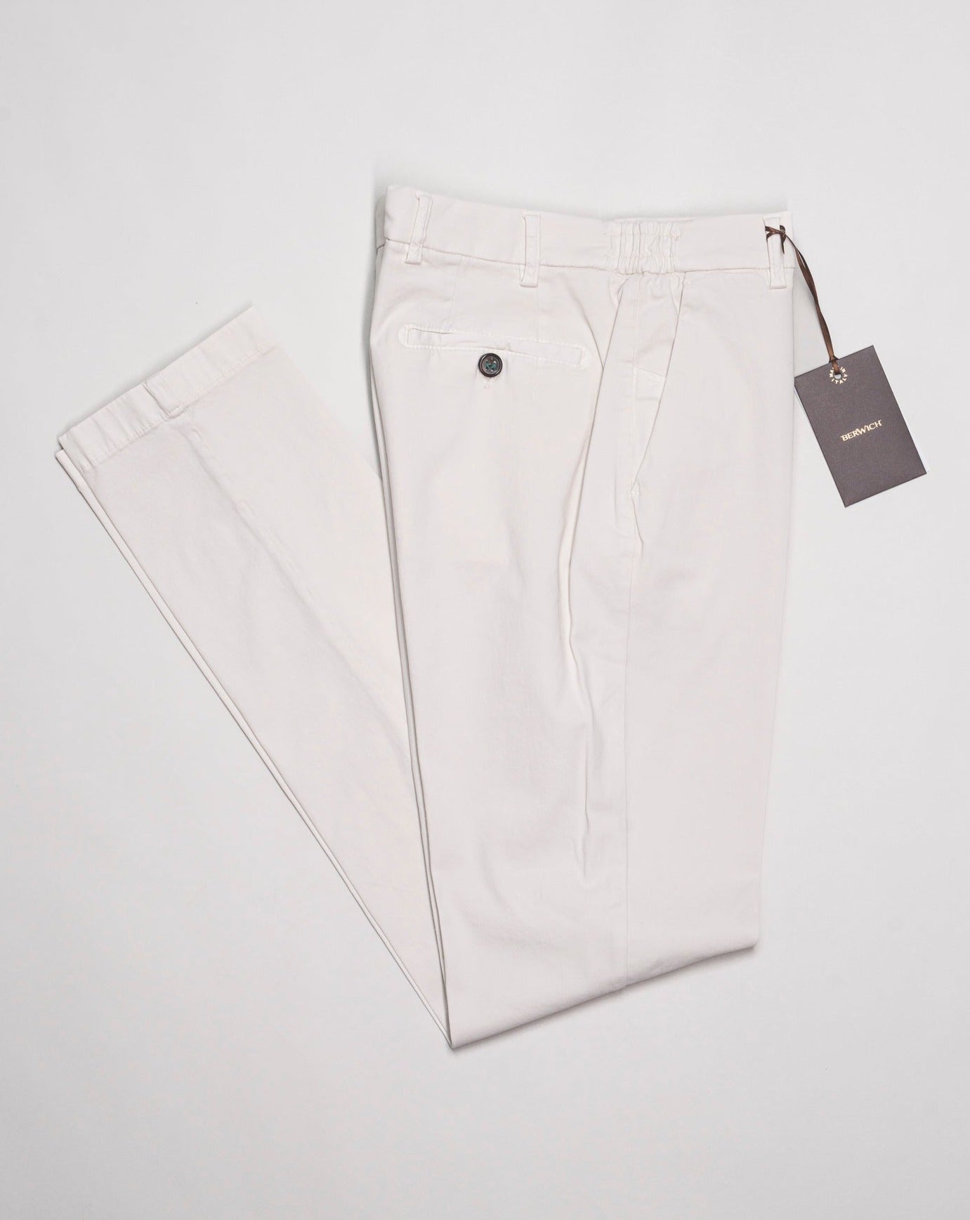 Model: Morello Elax-GD Article: pu0555x Elastic waist adjuster on both sides for comfort and superior fit Composition: 62% Cotton, Lyocell 33%, 5% Elastane Color: Latte 802 Made in Martina Franca, Italy Berwich Morello Elax Garment Dyed Trousers / Latte