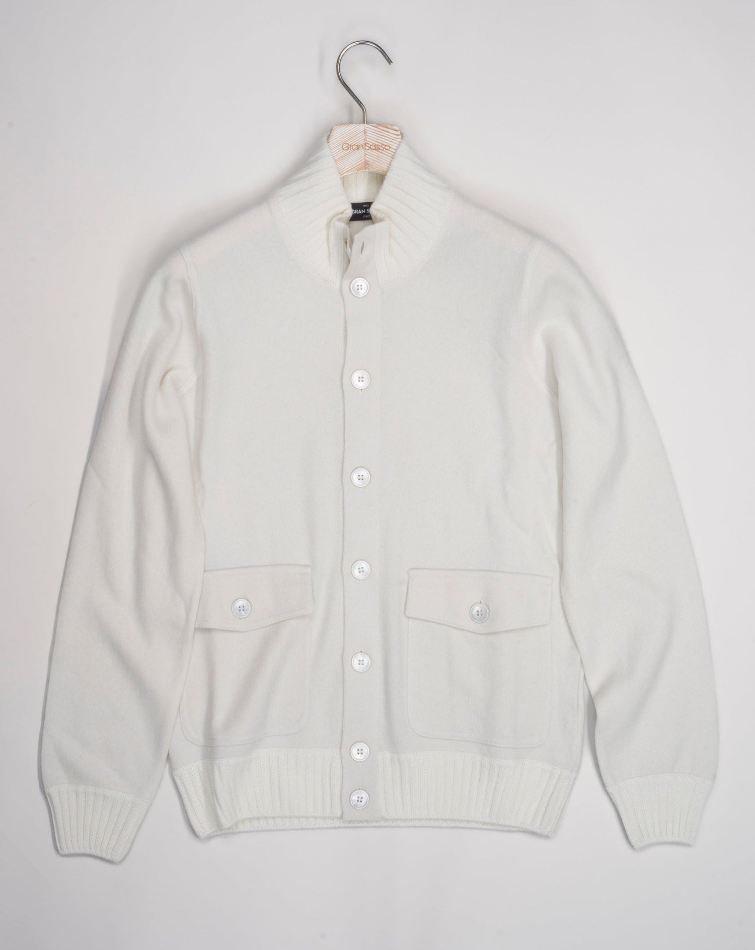 Article: 57130 / 20208 Model: Giubbino M/L Color: 006 / Off White Composition: 100% Cashmere Made in Italy Gran Sasso Felted Cashmere Bomber / Off White