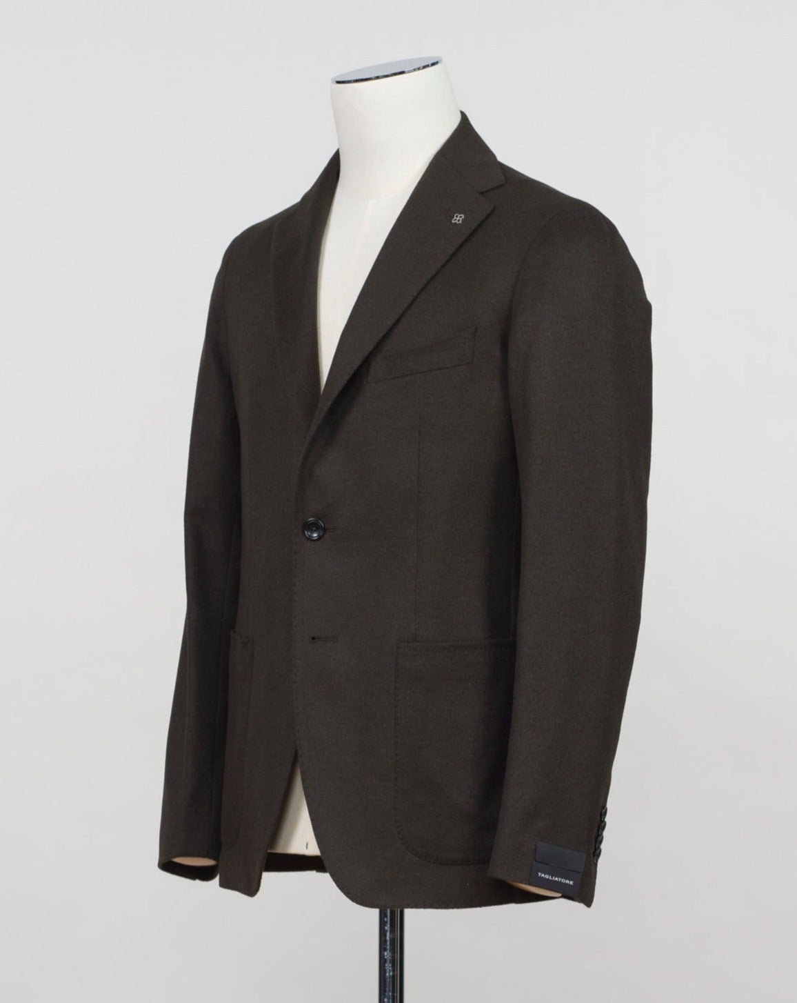 Model: 1SMC22K Composition: 94% Virgin Wool 6% Cashmere Color: V1074 / Dark Green Tagliatore Wool & Cashmere Jacket / Dark Green