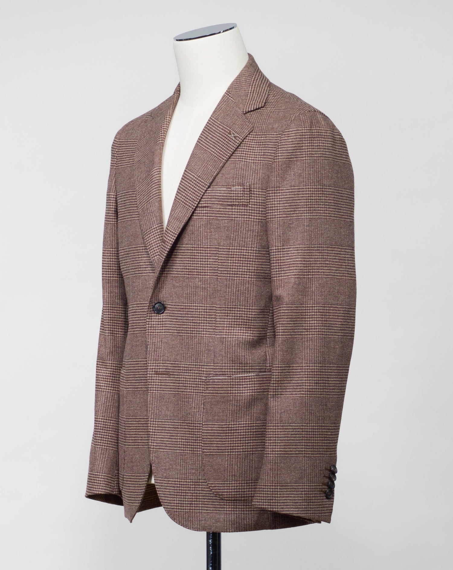 Half lined Unconstructed shoulder 2 patch pockets side vents Model: GJ02 Article: TW22093F Color: 8161 / Brown Composition: 94% Wool 5% Cashmere 1% Made in Naples, Italy