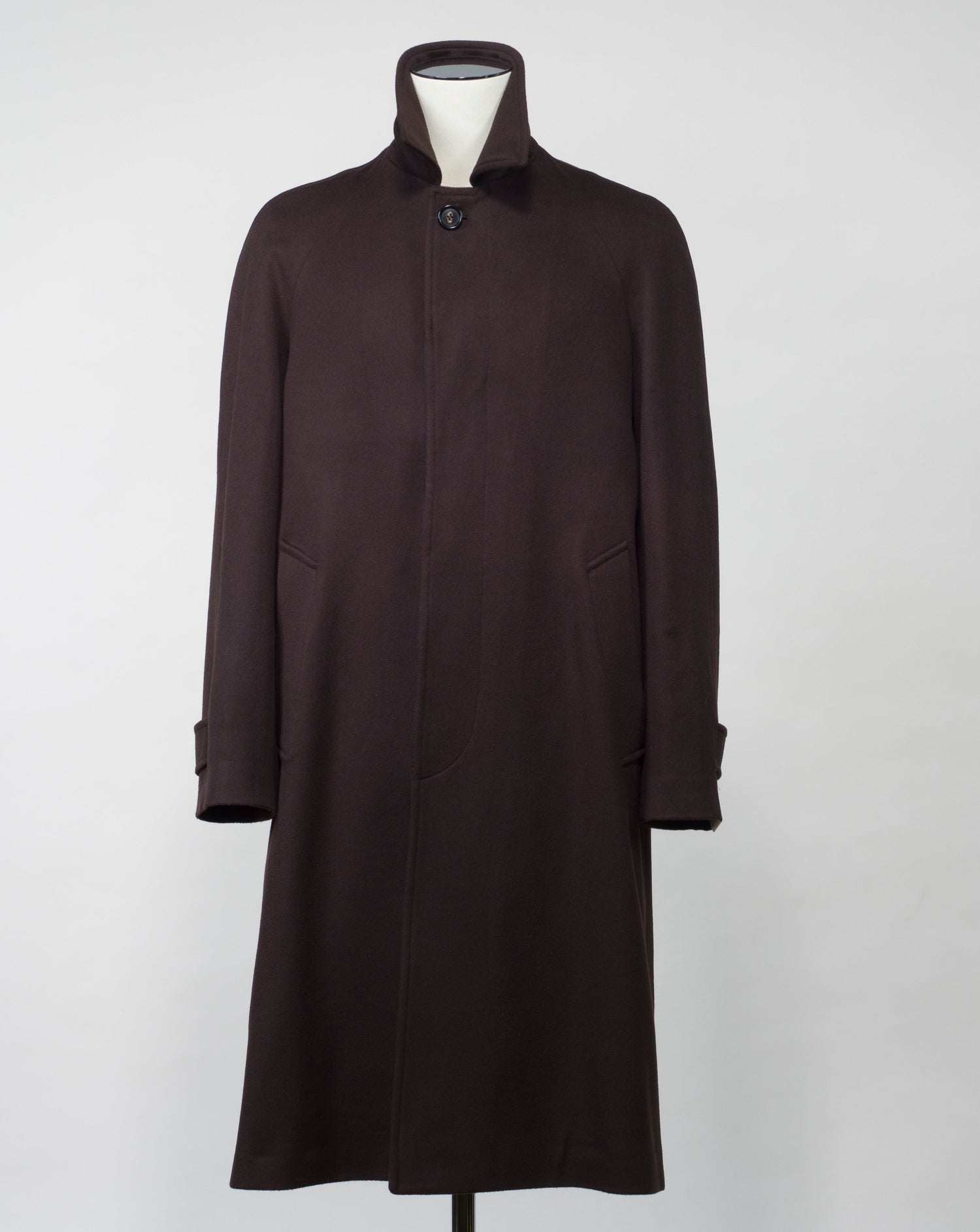 Article: TW22148 Model: Ruffo L Color: Dark Brown / 6970 Composition: 90% wool 10% cashmere De Petrillo Wool & Cashmere Raglan Coat / Dark Brown