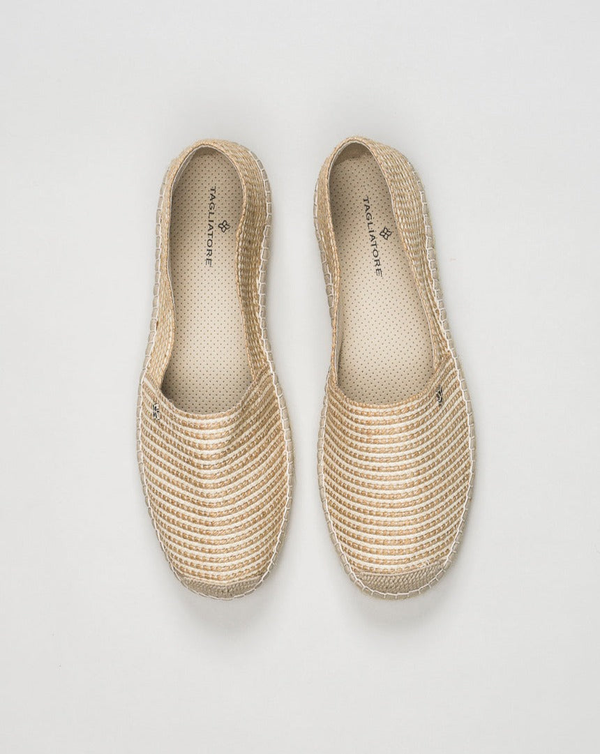 <ul> <li>Modello: Julio</li> <li>Colore: Sand</li> <li>Composition: 45% cotton, 45% jute & 10% polypropulene</li> <li>Made in Spain</li> </ul>