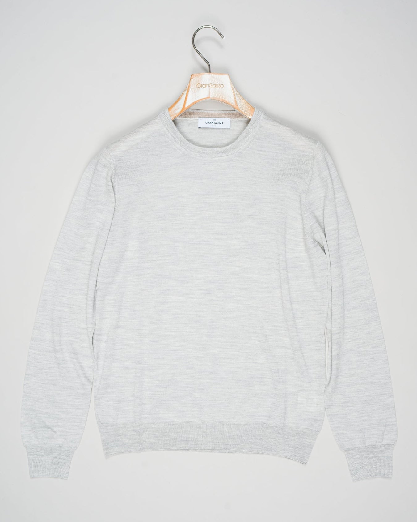 Composition: 70% Virgin wool 30% Silk
Color: 048 / Light Grey
Article: 57167 / 13190
Made in Italy