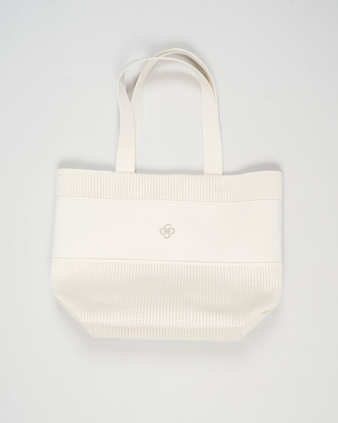 Composition: 55% Polyester 20% Spandex 25% Nylon
Color: 006 / White
Article: 64130 / 90050
Made in Italy