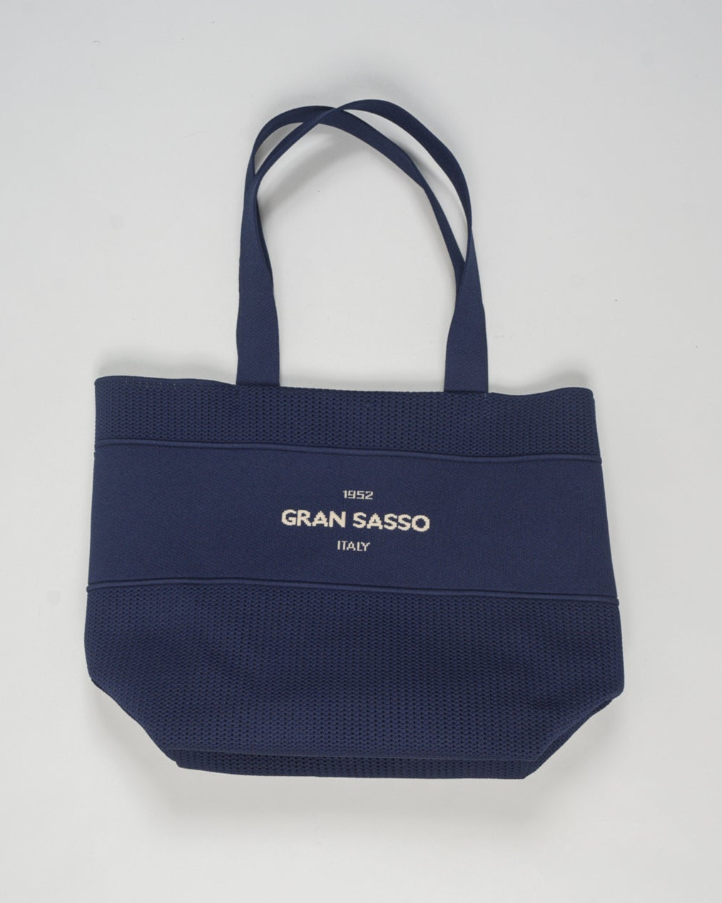 Composition: 55% Polyester 20% Spandex 25% Nylon
Color: 590 / Navy
Article: 64130 / 90050
Made in Italy