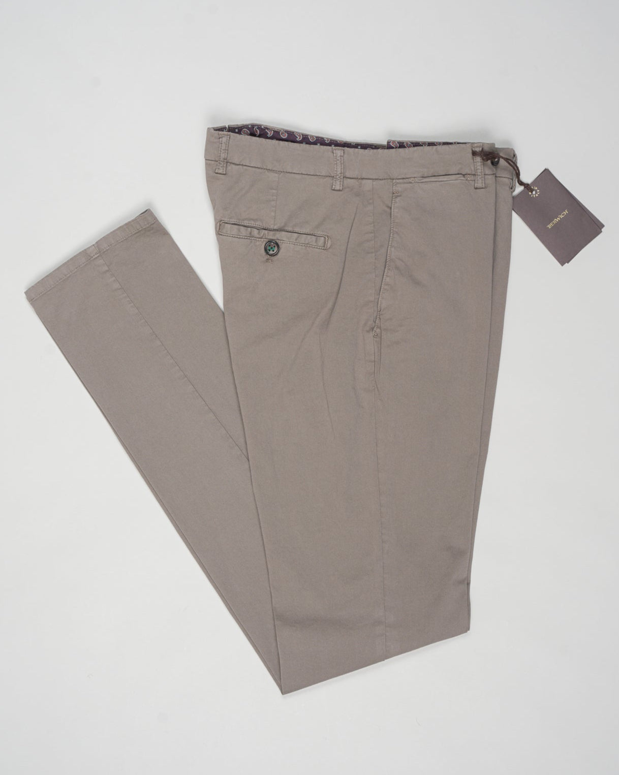 Model: Vulcano23-GD
Article: ts0001x
Composition: 98% Cotton, 2% Elastane
Color: Fango
Made in Martina Franca, Italy Berwich Garment Dyed Cotton Chinos / Fango