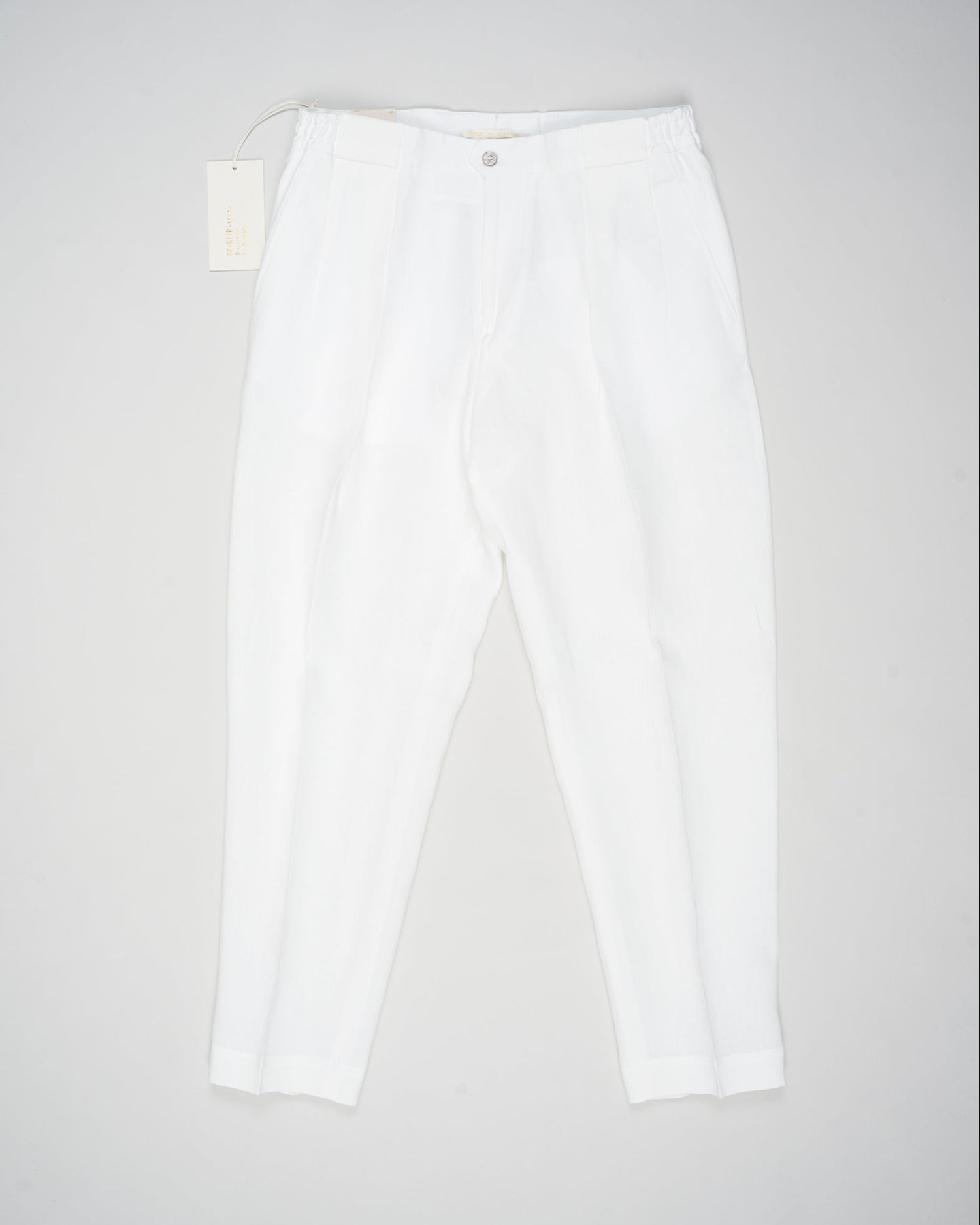 Article: 325118
Color: White / 150
Composition: 100% Linen
Pleated front
Slanted side pockets
Beltloops
Made in Naples, Italy