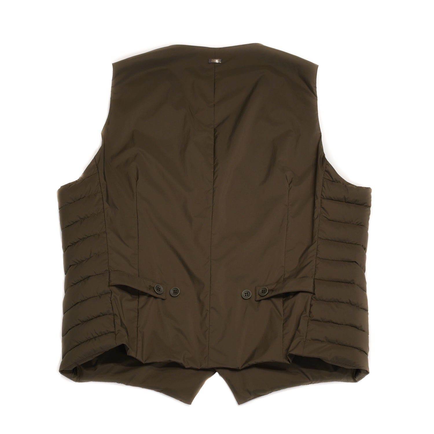 Herno In-Tech™ Alternative Down Waistcoat in Green. Great piece for layering.A true must have for every modern gentleman. Wear it under jacket or over a knit. Great for traveling as it packs small and weighs almost nothing. In-Tech™ Alternative Down Water Repellent Breathable Light Insulation 5 buttons 3 pockets Adjustable back External layer 100% Polyamide Internal padding 100% Polyester PC0039U 19288 7745 Made in Romania