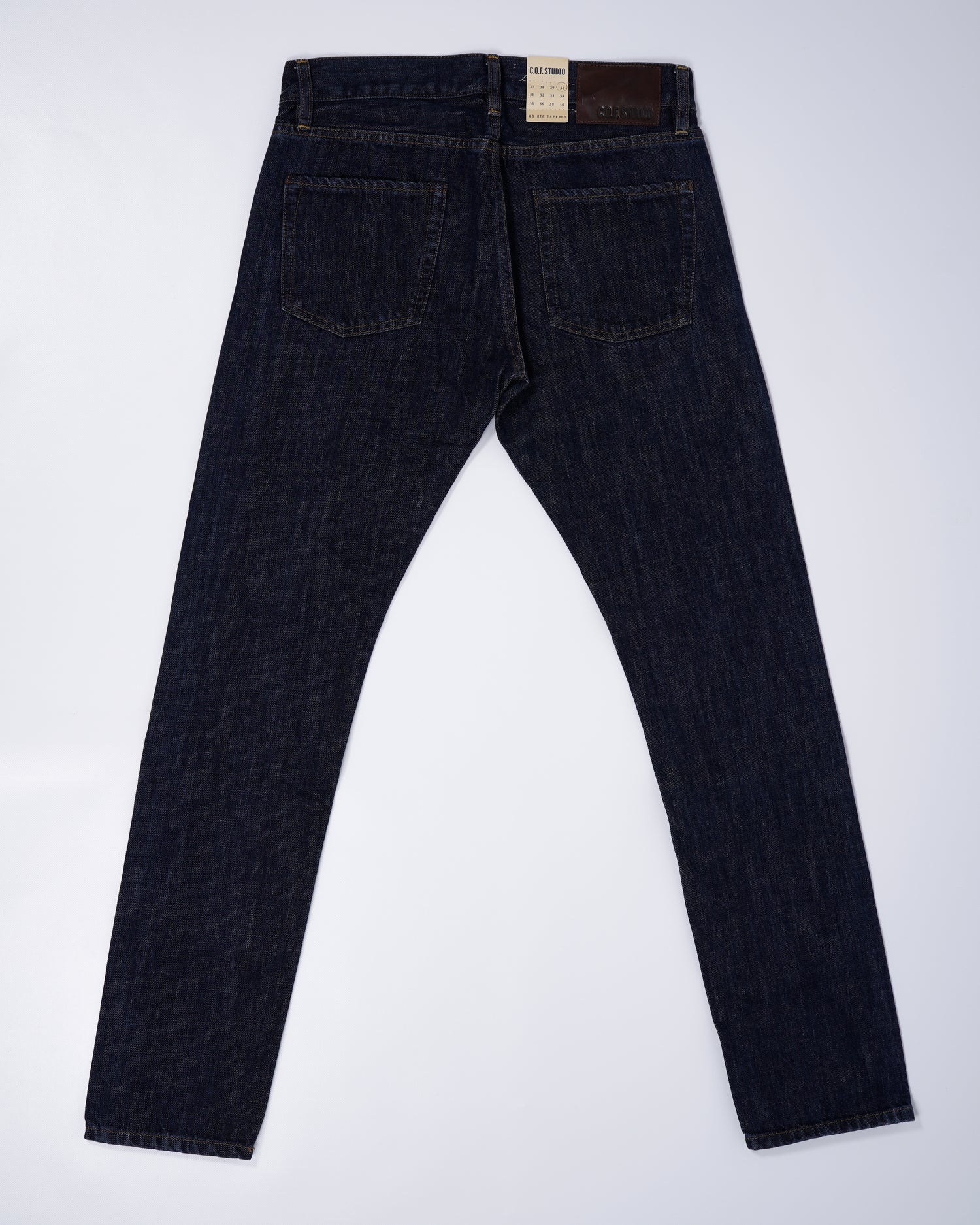 This 13oz Selvedge from Candiani has a solid indigo color throughout the garment, allowing for personal wear and patina, while the Rinsed wash keeps the jeans from dry-bleeding on other fabric. Classic 5 pocket jeans Mod. M3 13 oz. 100% Cotton Made in Italy