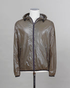 20 denier ultralight fabric bomber jacket. A garment with a sportswear look, dynamic and youthful. The bright and lively colors make it a casual but always outstanding garment. Regular fit Fixed hood adjustable with elasticated black drawstrings Two-way black zip fastening Pockets with black zip Detachable