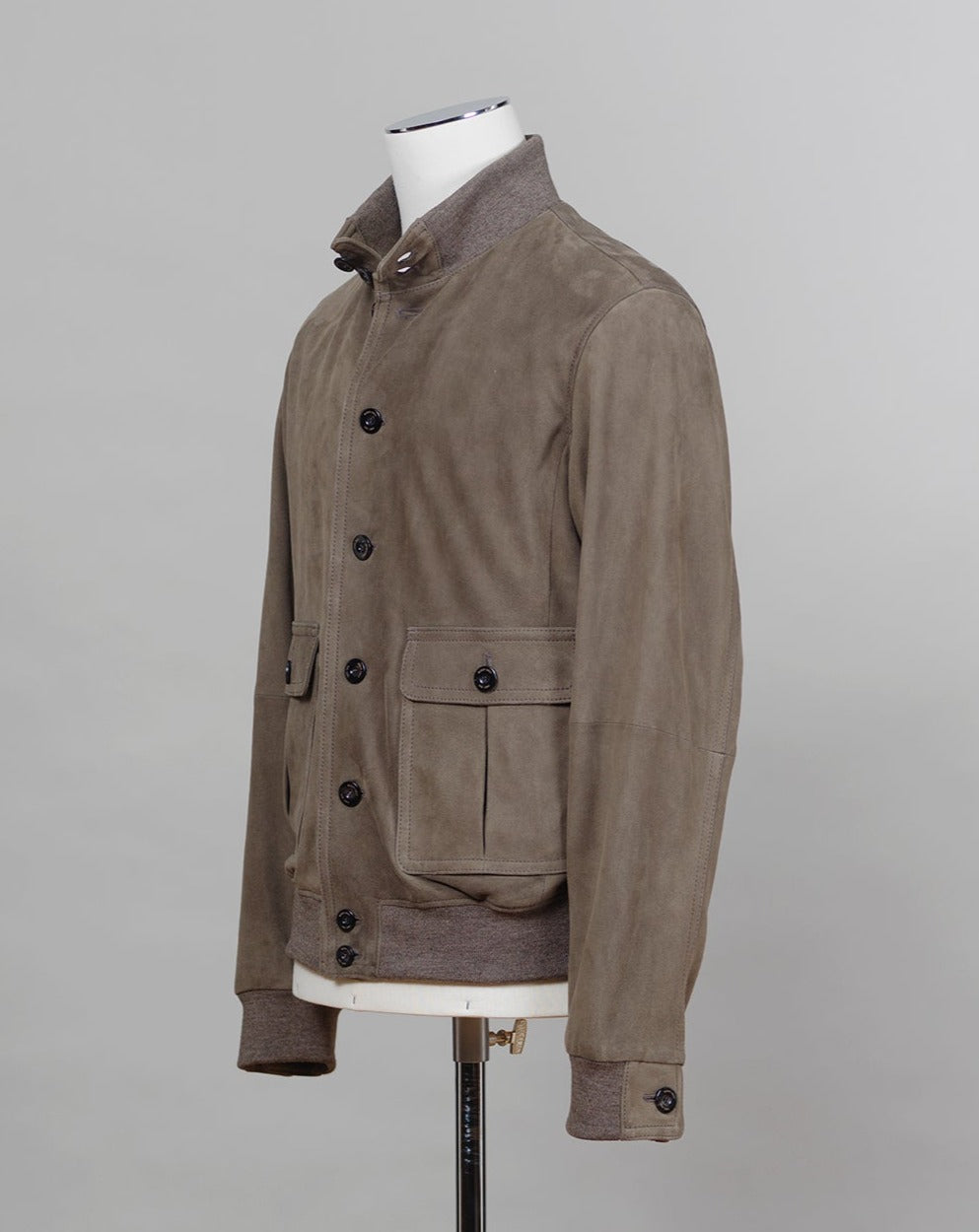 Werner Christ suede jacket, inspired by the classic A1 bomber, made from a super soft goatskin suede. 100% goatskin suede, napped inside Mod. Emanuel Art. 211902 ZN 909