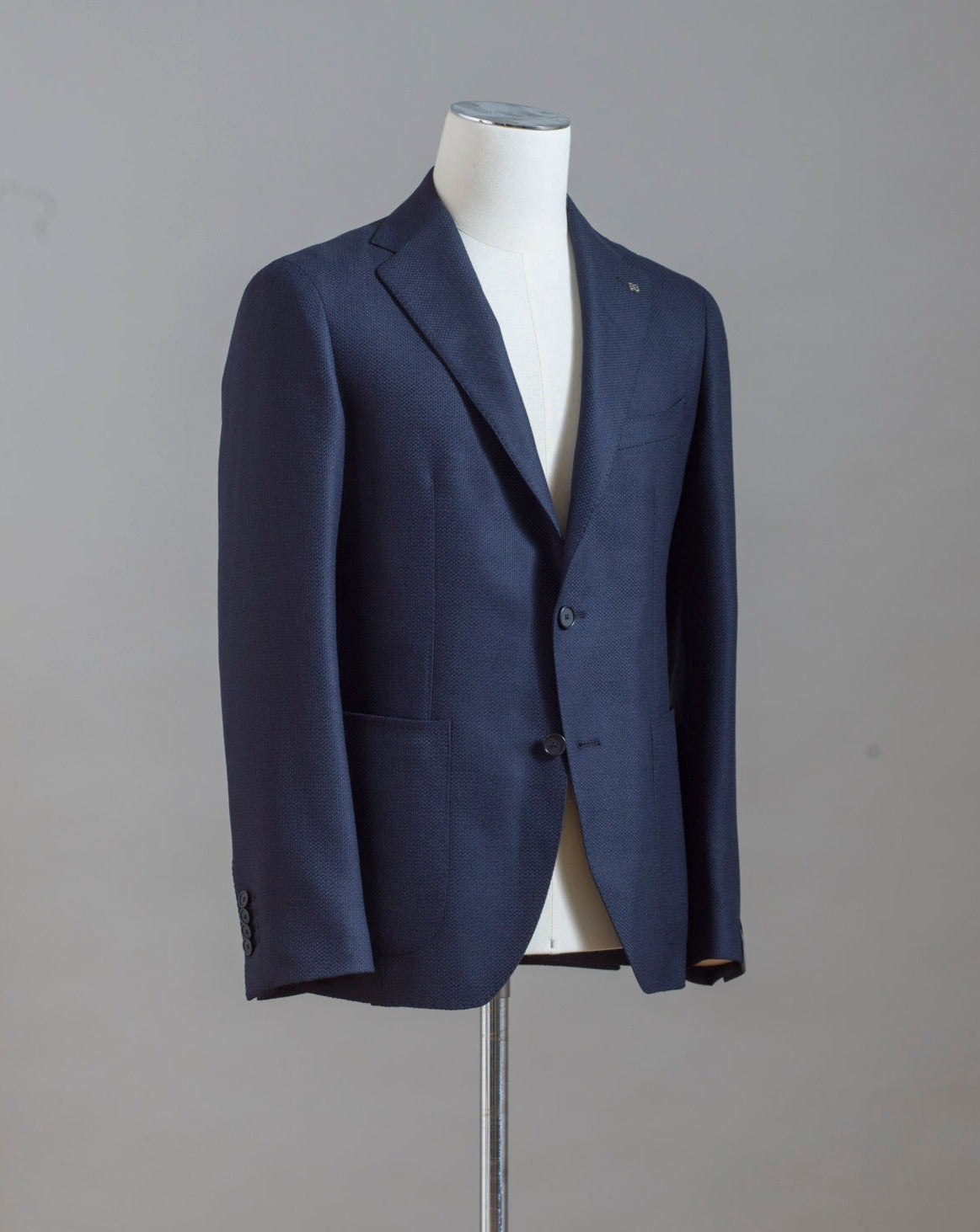 Tagliatore Panama Super 100's Wool Jacket. Nice hopsack structure on the fabric makes it easy to combine with almost anything. 100% Virgin Wool Super 100's Mod. 1SMC22K Col. B5049 / Navy