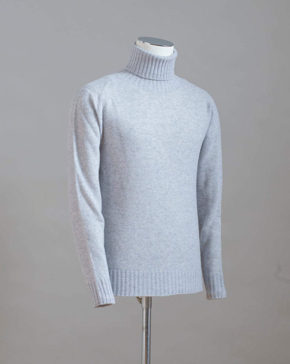 Chunky but light Wool & Cashmere Roll Neck Knit by Altea. Art. 2261212 Col. 23 / Light Grey 85% Wool 15% Cashmere Made in Italy