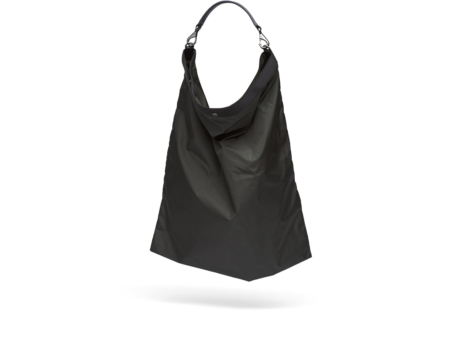 Measurements: L: 45 H: 55 W: 2 (0)cm Fabric composition: PA 47% PL 46% PU 7% - 178 gr./rm Body: Italian, lightweight nylon Trimmings: Black, vegetable tanned full-grain bridle leather Lining: Unlined Hardware: Gun-metal accessories Zipper: Hand polished YKK Excella Ribbons: Black, 30mm wide, Italian nylon Art. No. MS695818 mismo laundrybag laundry