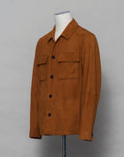 Light jacket made of soft goatskin suede and napped inside. Super soft leather make a truly luxurious interpretation of a field jacket. 100% goatskin suede, napped inside Body: unlined, sleeve lining: 100% polyamide Embossed logo Inside pockets Mod: 31 1006 ZN 737