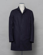 A garment for city wear with a high level of technical performance. Total waterproofing that lasts thanks to the taped seams; wind-resistant and breathable due to the interior GORE-TEX® membrane. Waterproof and windproof double fastening with polyurethane-coated two-way zip and buttons Pockets with press studs Art. IM00062UL 13490 9201 Col. 9201 / Navy