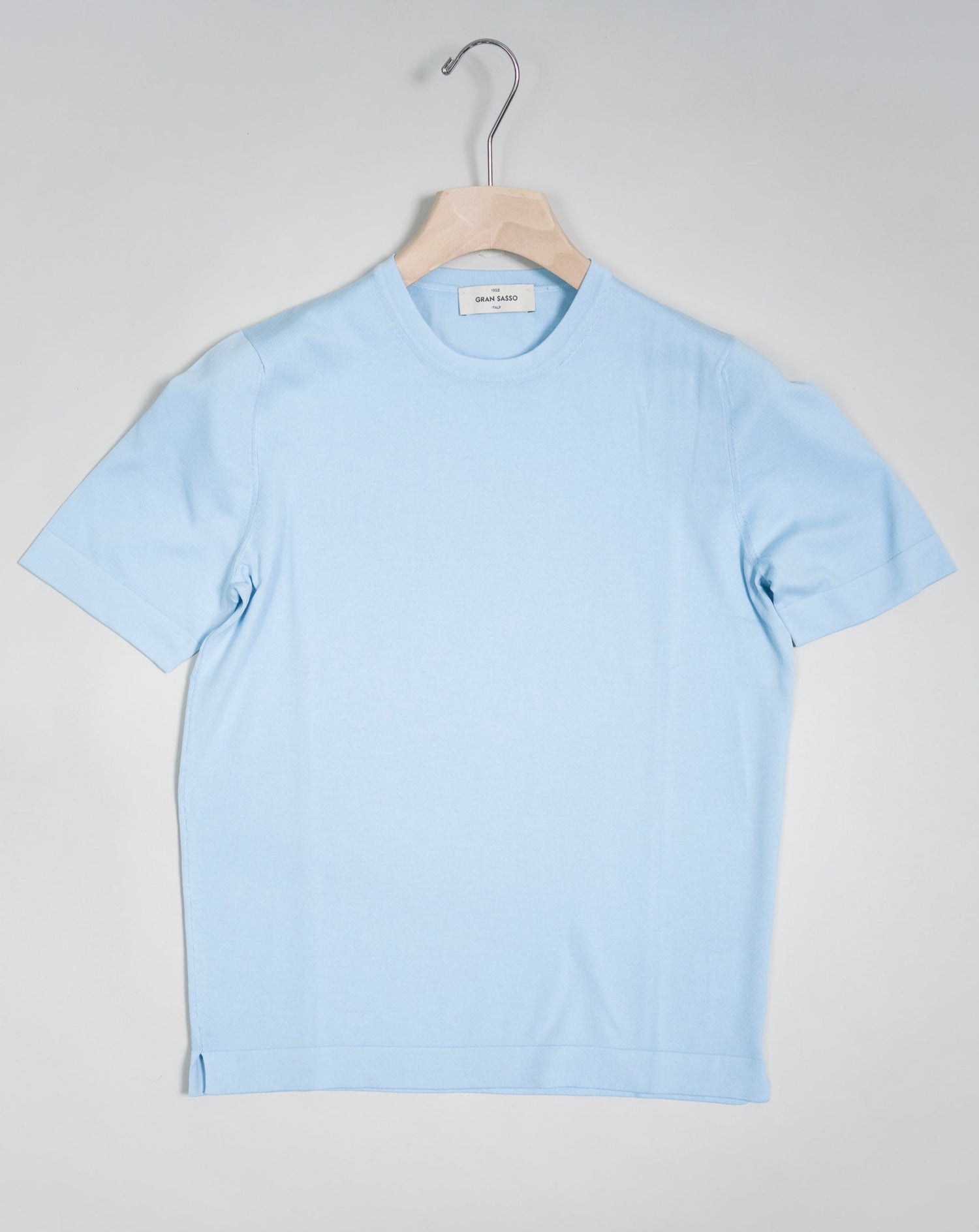 Article: 43168 / 21820 Color: Light Blue / 508 Composition: 100% Organic Cotton Made in Italy Gran Sasso Knitted Cotton T-Shirt / Light Blue