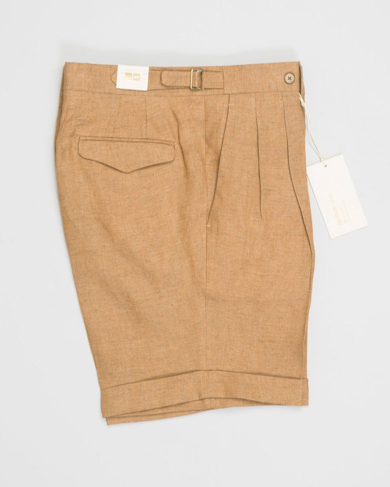 Article: 325117
Color: Brown / 36
Model: Amalfis
Composition: 100% Linen
Double pleats
Slanted side pockets
Side adjusters
Back pockets with flaps
Made in Naples, Italy