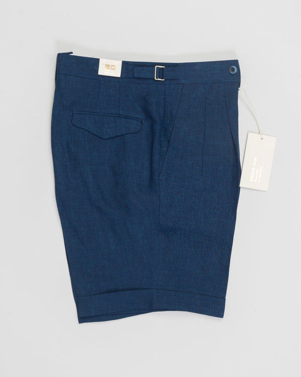Article: 325117
Color: Blue / 11
Model: Amalfis
Composition: 100% Linen
Double pleats
Slanted side pockets
Side adjusters
Back pockets with flaps
Made in Naples, Italy