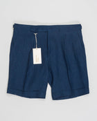 Article: 325117
Color: Blue / 11
Model: Amalfis
Composition: 100% Linen
Double pleats
Slanted side pockets
Side adjusters
Back pockets with flaps
Made in Naples, Italy