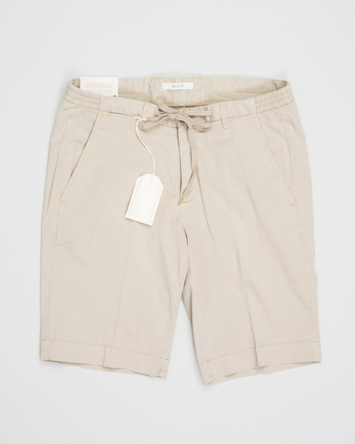 Model: Malibu
Composition: 64% Tencel 32% Cotton 4% Elastan
Article: 325051
Color: 43 / Beige
Made in Naples, Italy