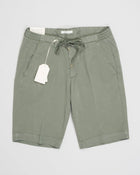 Model: Malibu
Composition: 64% Tencel 32% Cotton 4% Elastan
Article: 325051
Color: 72 / Green
Made in Naples, Italy