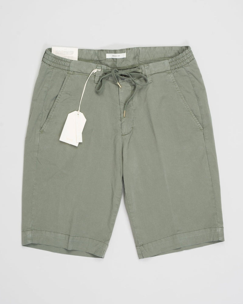 Model: Malibu
Composition: 64% Tencel 32% Cotton 4% Elastan
Article: 325051
Color: 72 / Green
Made in Naples, Italy