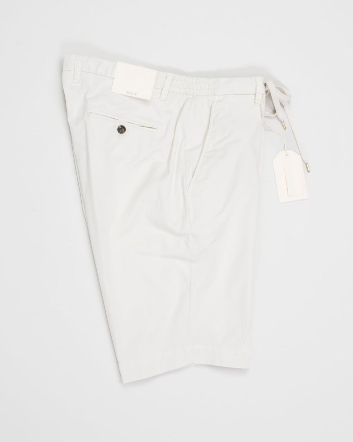 Model: Malibu
Composition: 64% Tencel 32% Cotton 4% Elastan
Article: 325051
Color: 103 / Light Beige
Made in Naples, Italy