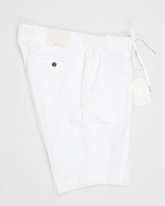 Model: Malibu
Composition: 64% Tencel 32% Cotton 4% Elastan
Article: 325051
Color: 150 / White
Made in Naples, Italy