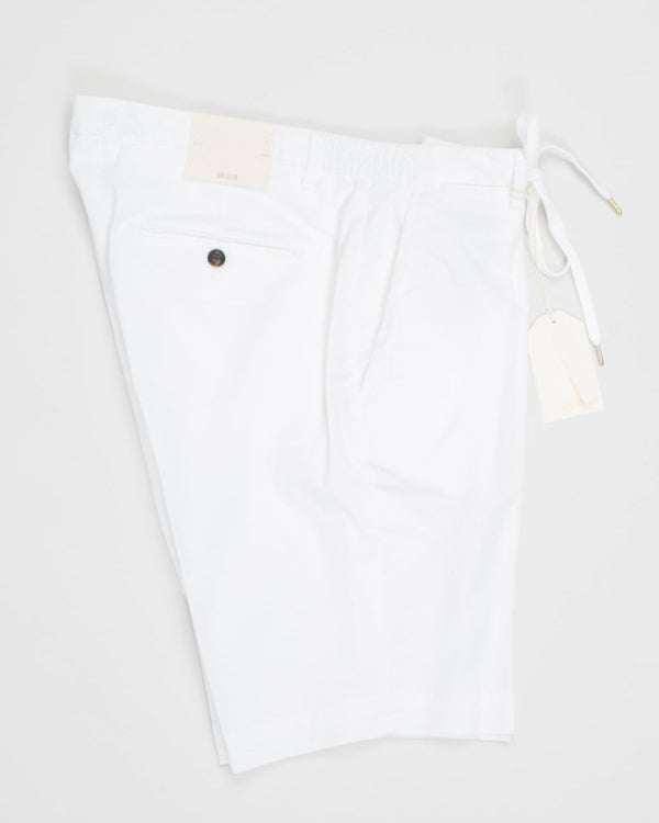 Model: Malibu
Composition: 64% Tencel 32% Cotton 4% Elastan
Article: 325051
Color: 150 / White
Made in Naples, Italy