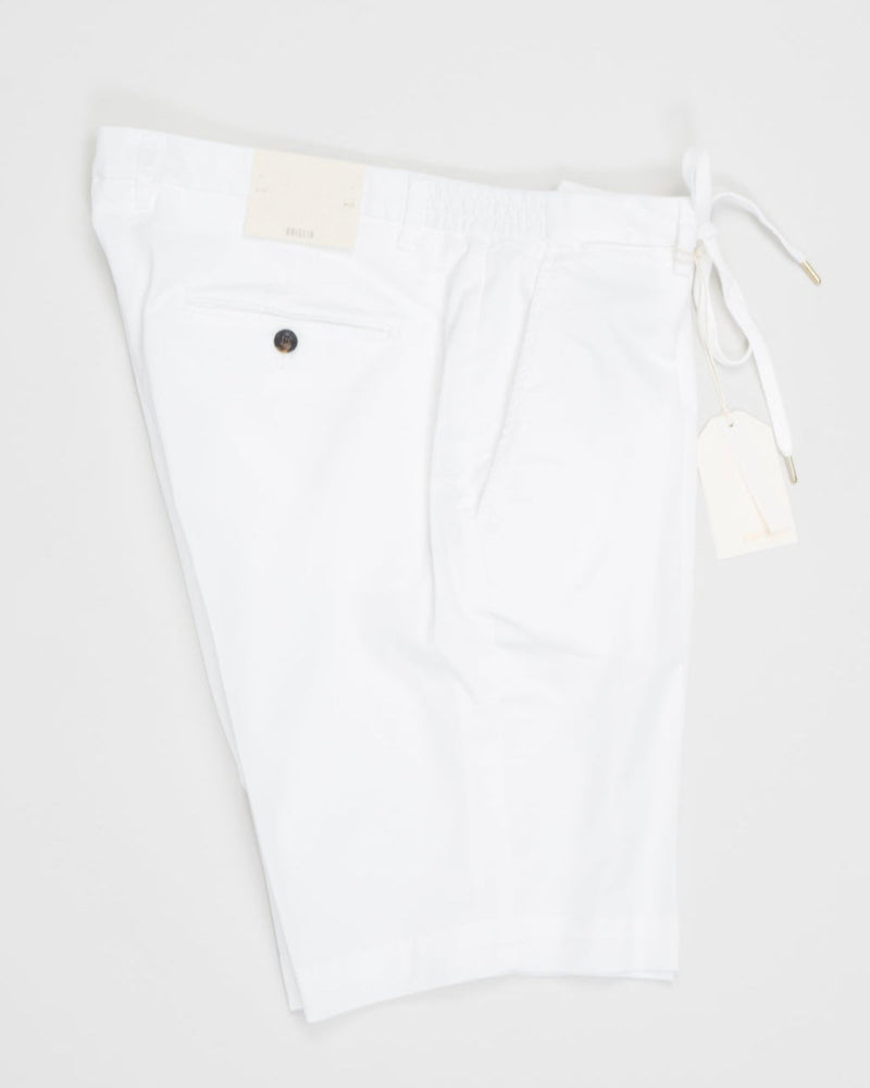 Model: Malibu
Composition: 64% Tencel 32% Cotton 4% Elastan
Article: 325051
Color: 150 / White
Made in Naples, Italy